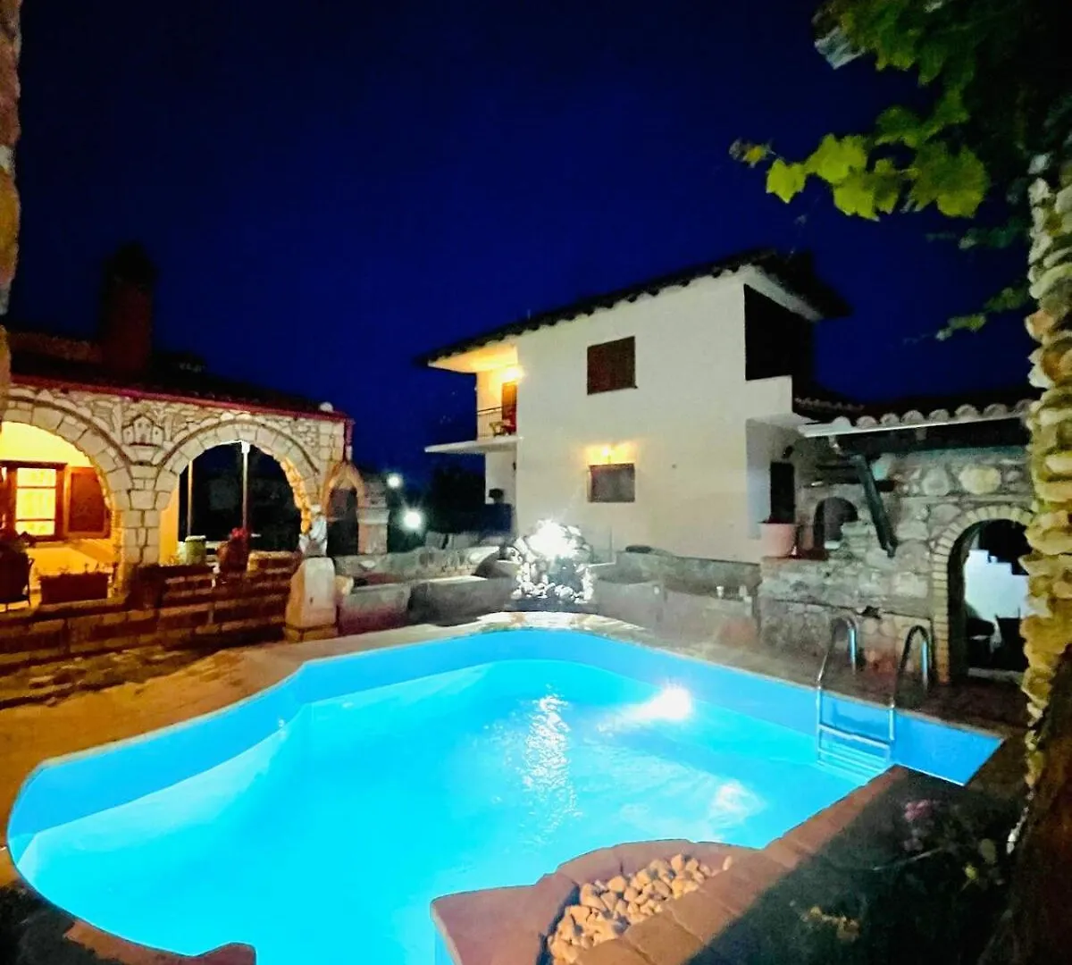 Saltos Village House Nea Tenedhos