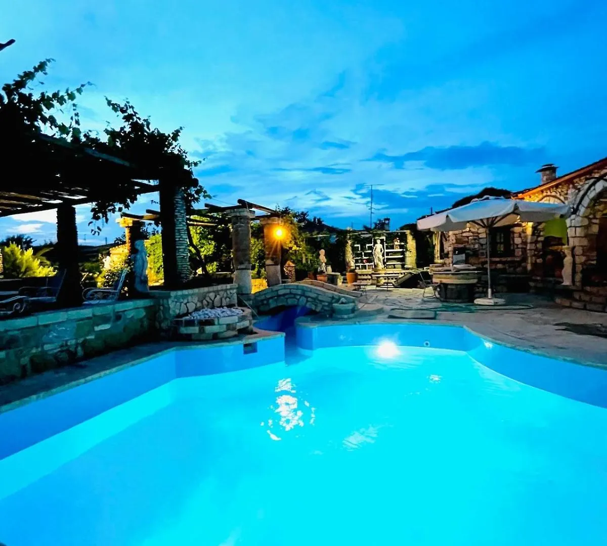 Vila Saltos Village House Nea Tenedhos